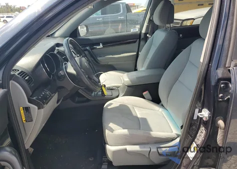 2012 Kia Sorento Base z USA, uszkodzony, nr VIN 5XYKTDA25CG241607